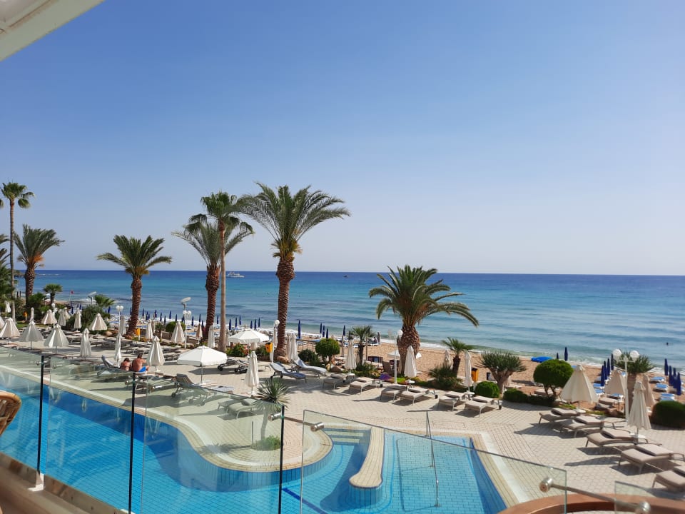 Pool Hotel Sunrise Beach