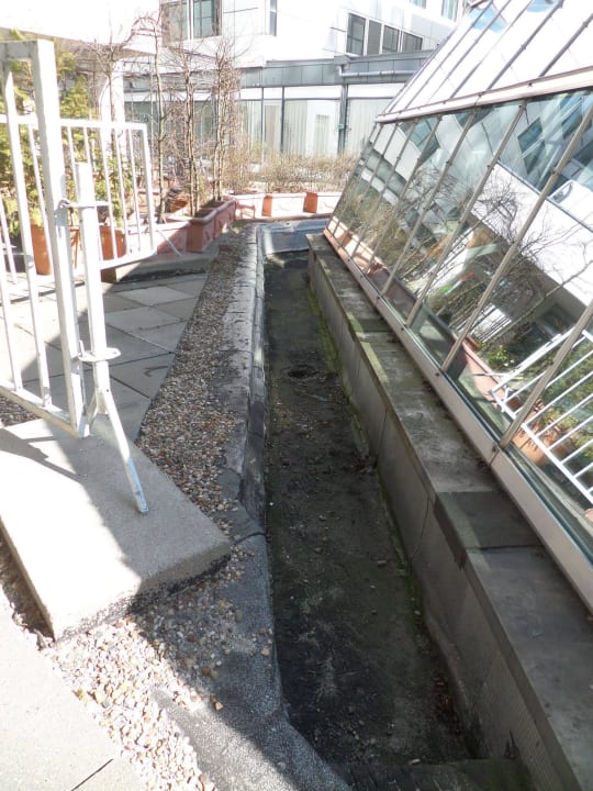 Saunagarte ungepflegt Hotel Palace Berlin