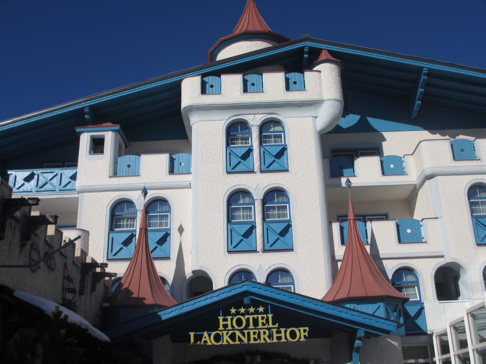 Haupteingnag Schlosshotel Lacknerhof