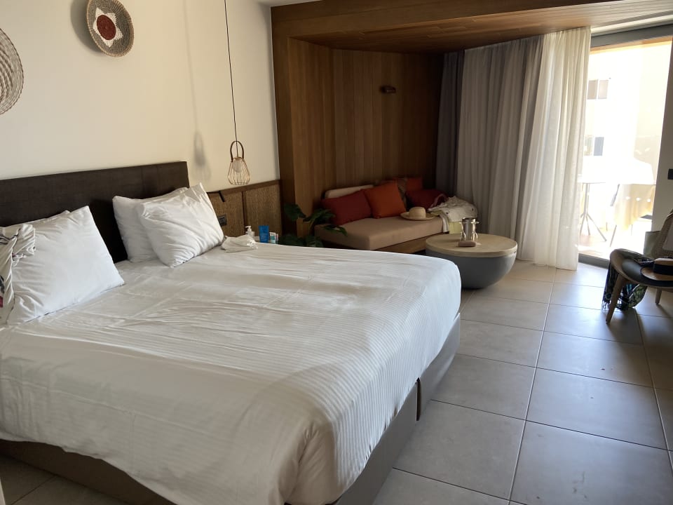 Zimmer Minos Ambassador Suite & Spa