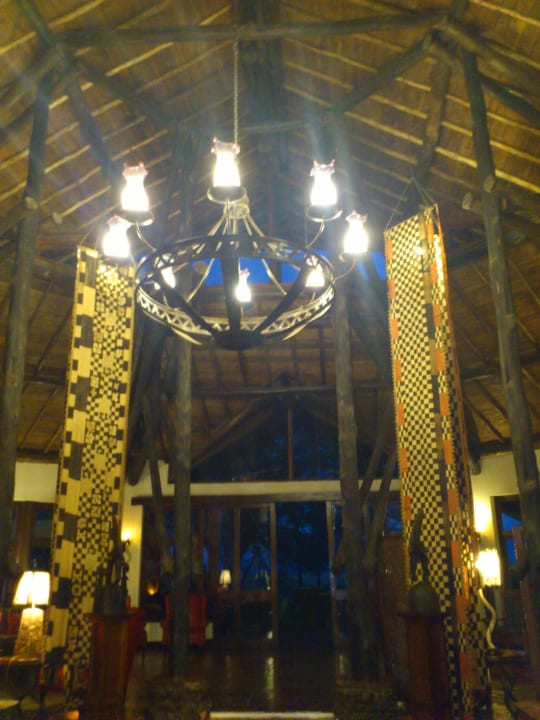 Einladender Empfangsbereich Ol Tukai Lodge