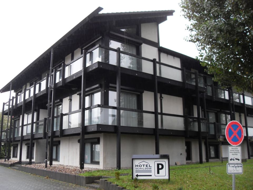 Ansicht vom Parkplatz Hotel Schildow