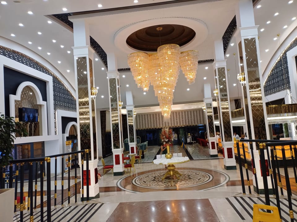 Lobby Dream World Palace Hotel