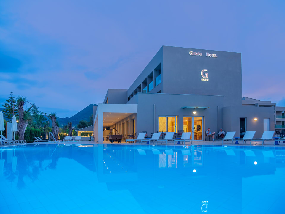 Pool CNic Gemini Hotel