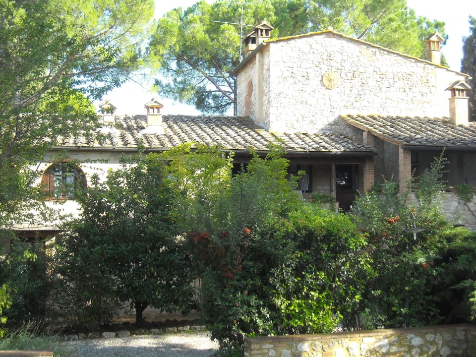 Die Hinteransicht vom Garten aus Borgo Santinovo