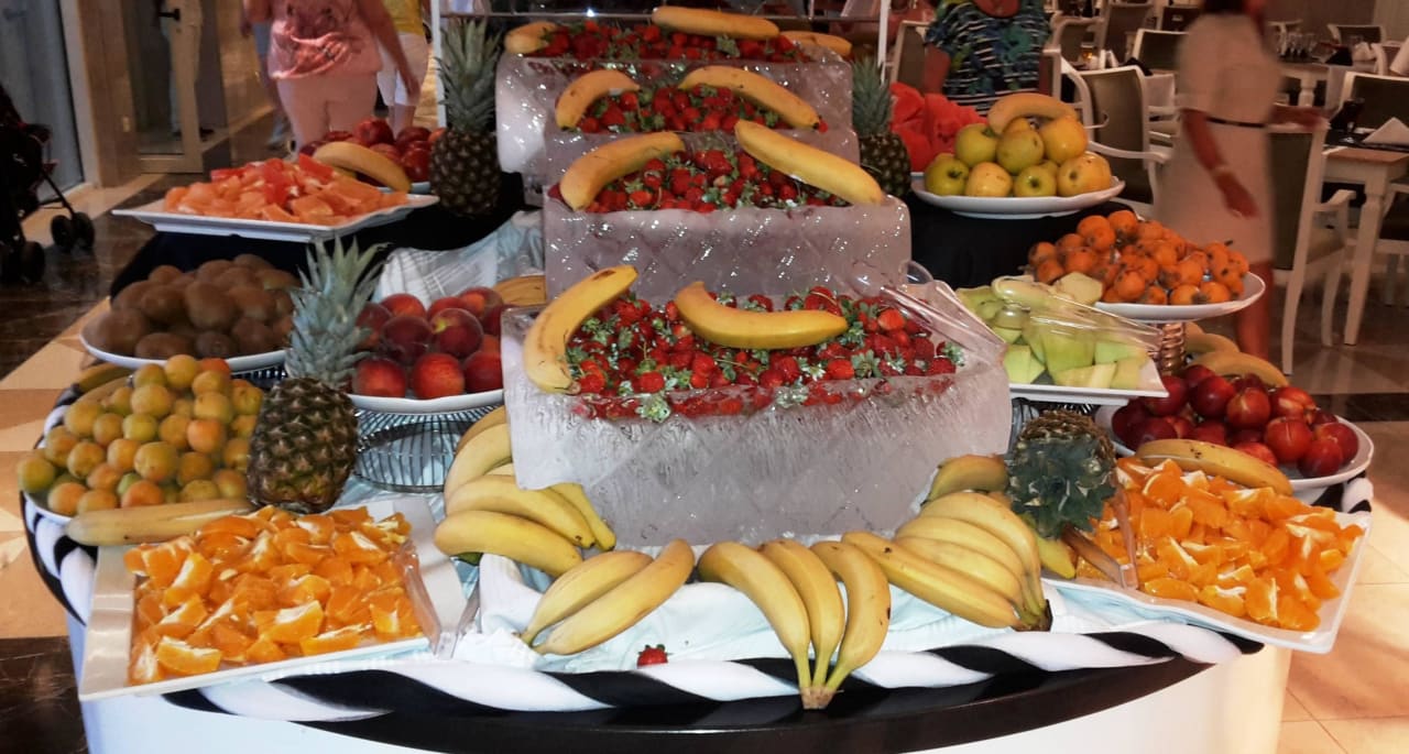 Obst (Erdbberen in Eisschalen) Well Palace Side