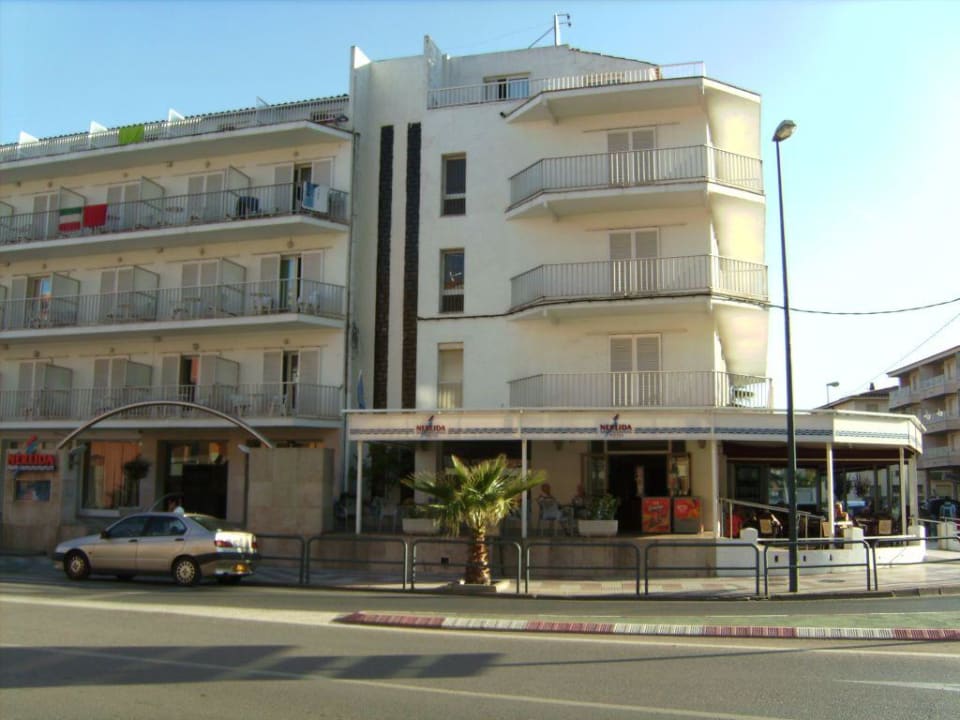 Hotel Nereida, unten die Außenbar Hotel Nereida