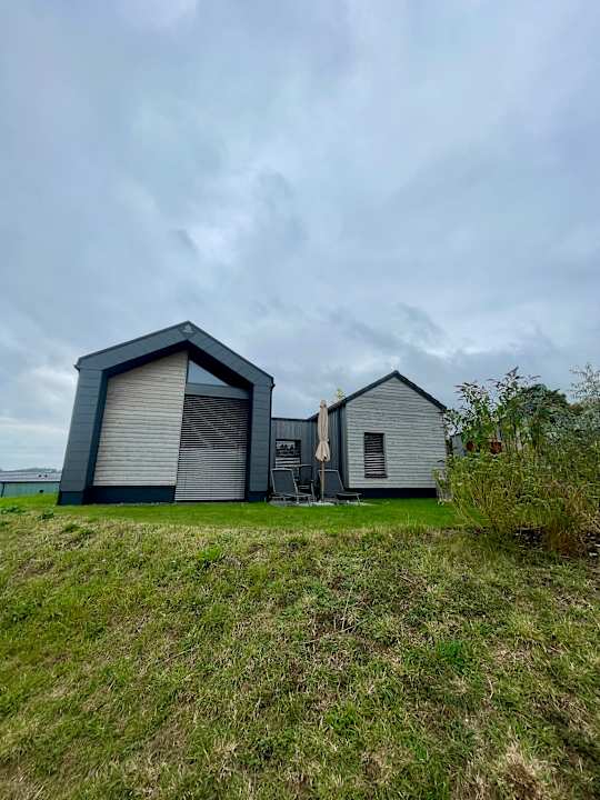 Außenansicht Bio-Seehotel Chalets