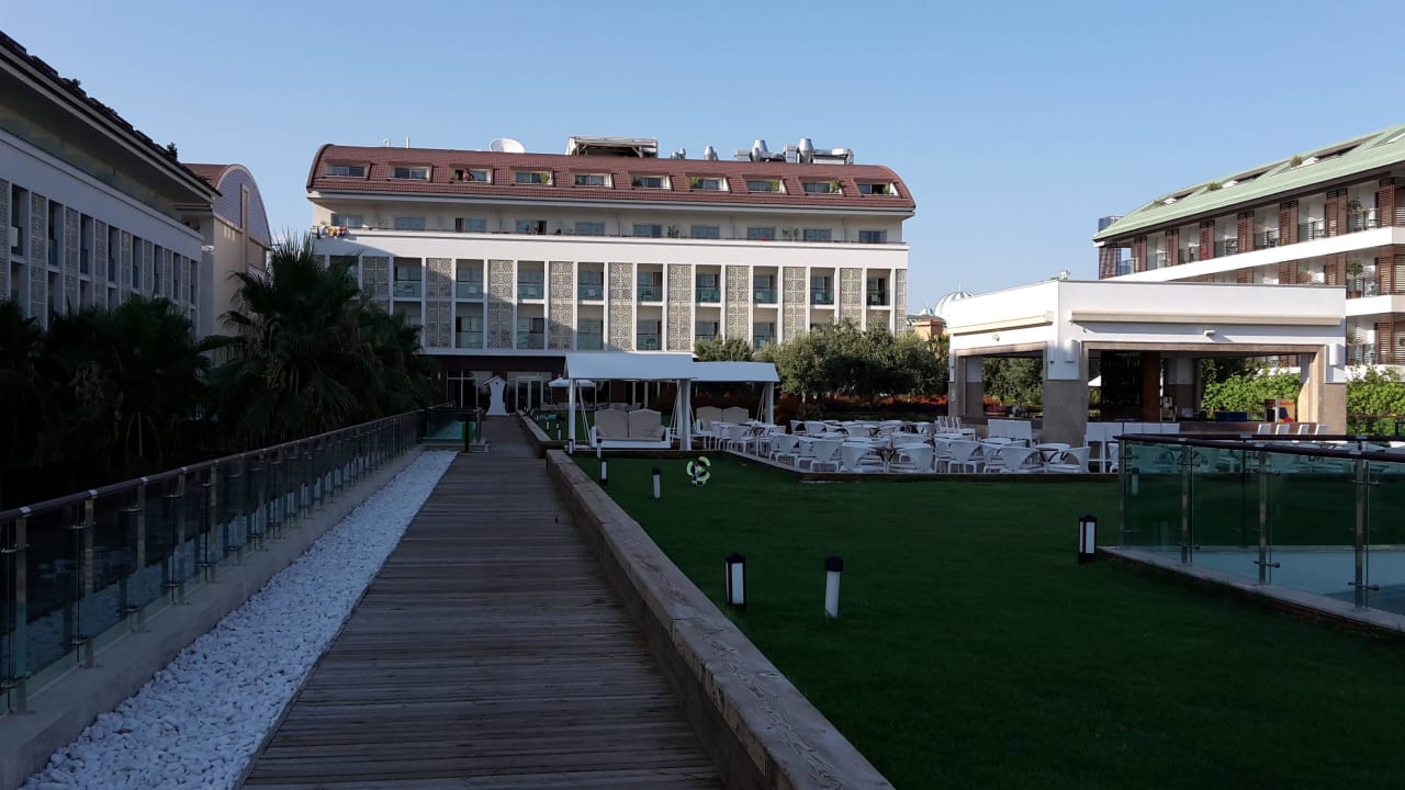 Terrasse über dem Restaurant Sentido Trendy Verbena Beach