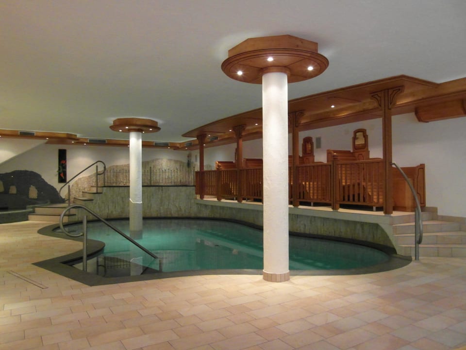 Pool Hotel Gisserhof