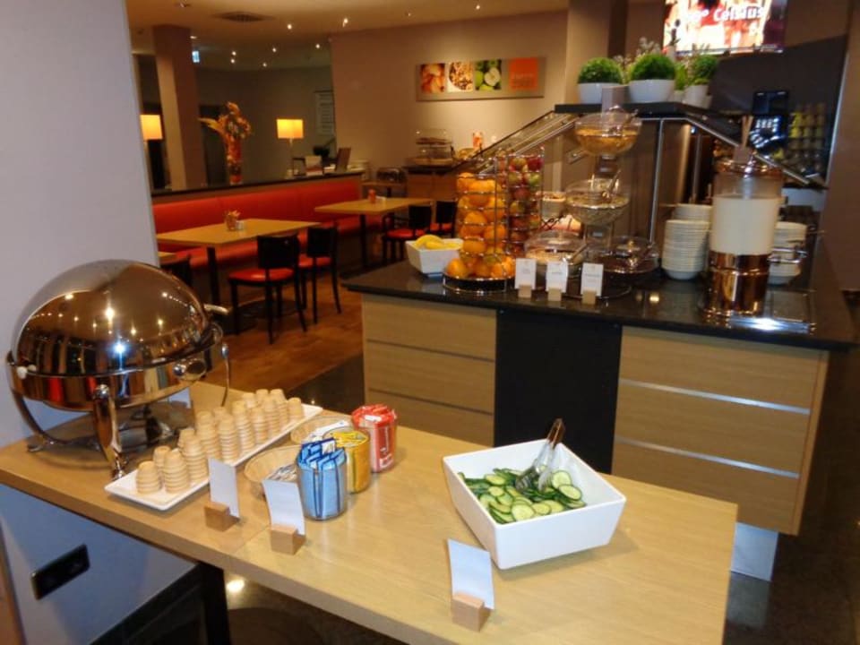 Blick in den Frühstücksraum Holiday Inn Express Frankfurt - Airport