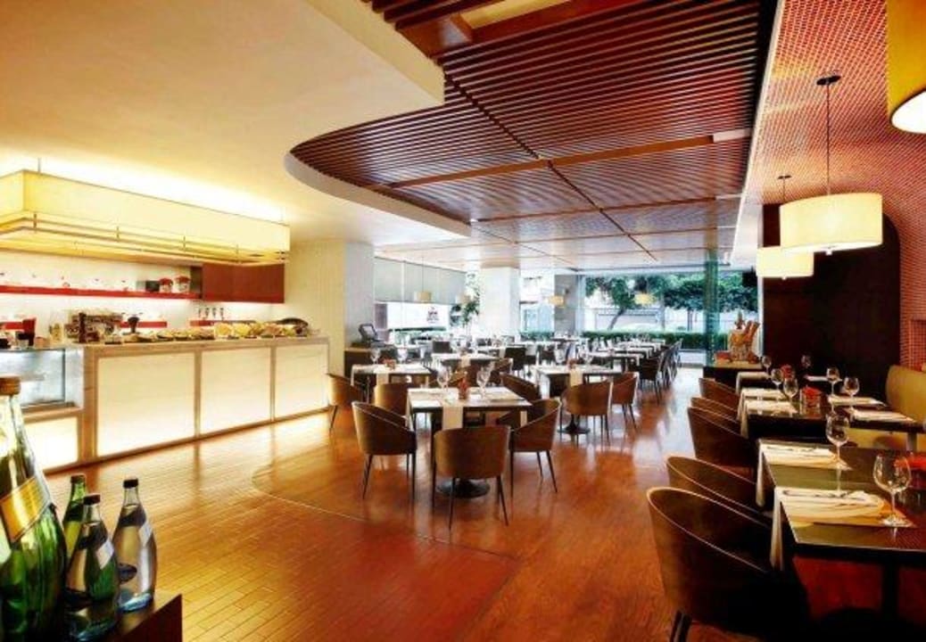 MoMo Restaurant Marriott Executive Apartments Sathorn Vista Bangkok