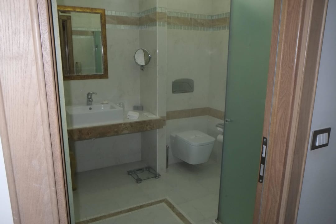 Bad im Superior Doppelzimmer Atrium Prestige Thalasso Spa Resort & Villas