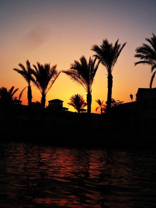 Fluss und Palmen beim Sonnenuntergang Pickalbatros Dana Beach Resort - Hurghada