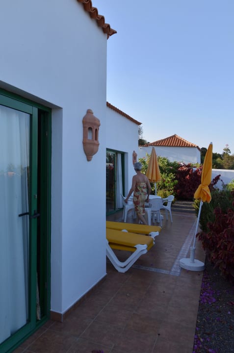 Westterrasse bei Sonnenaufgang Villa 139 La Palma Jardin