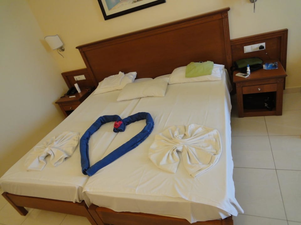 Aus Handtüchern gemacht Vantaris Palace