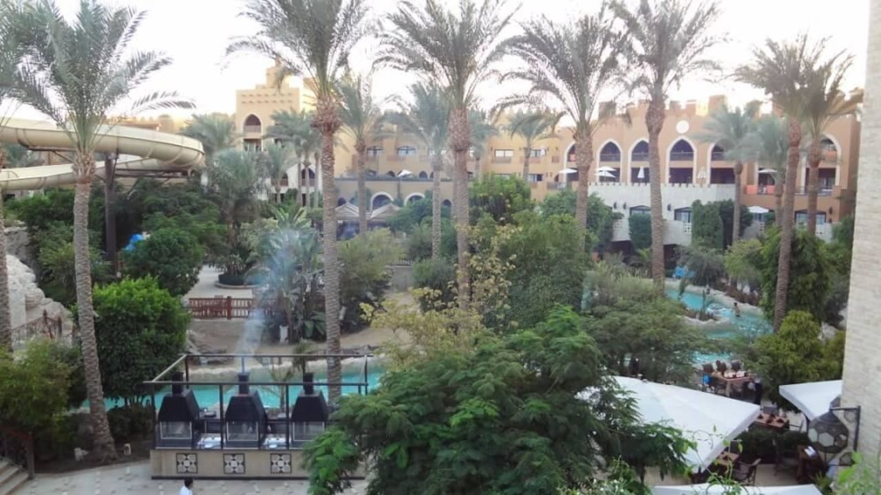 Grillbereich bei zwei Hauptrestaurants Grand Waterworld Makadi