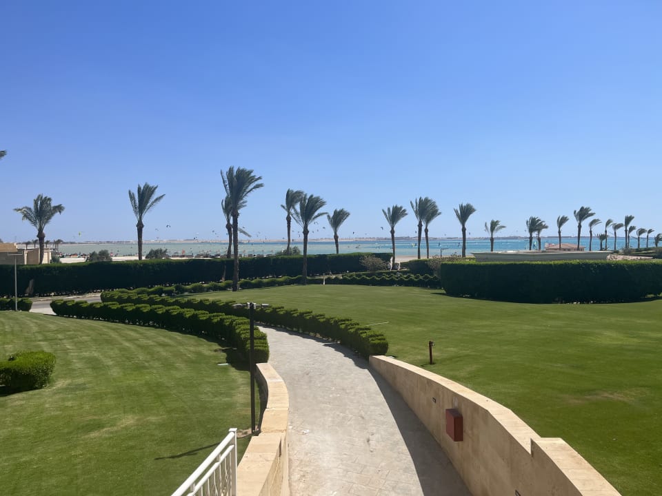 Gartenanlage Palm Royale Resort - Soma Bay