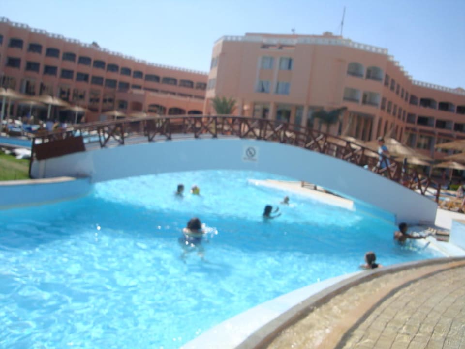 Бассейн Beach Albatros Resort