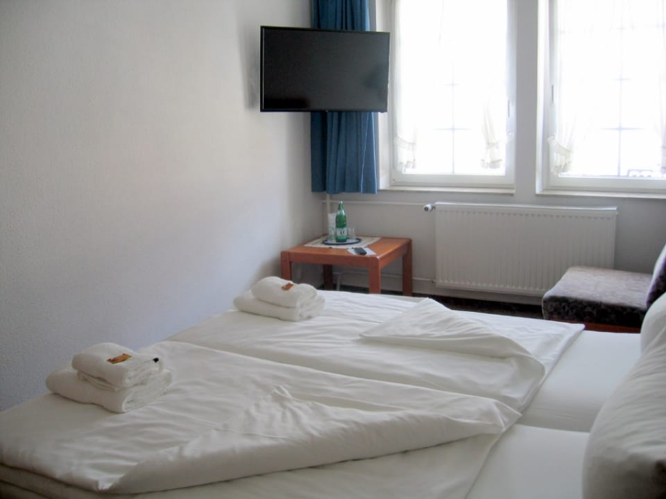 TV am Fenster Hotel Stadt Genthin