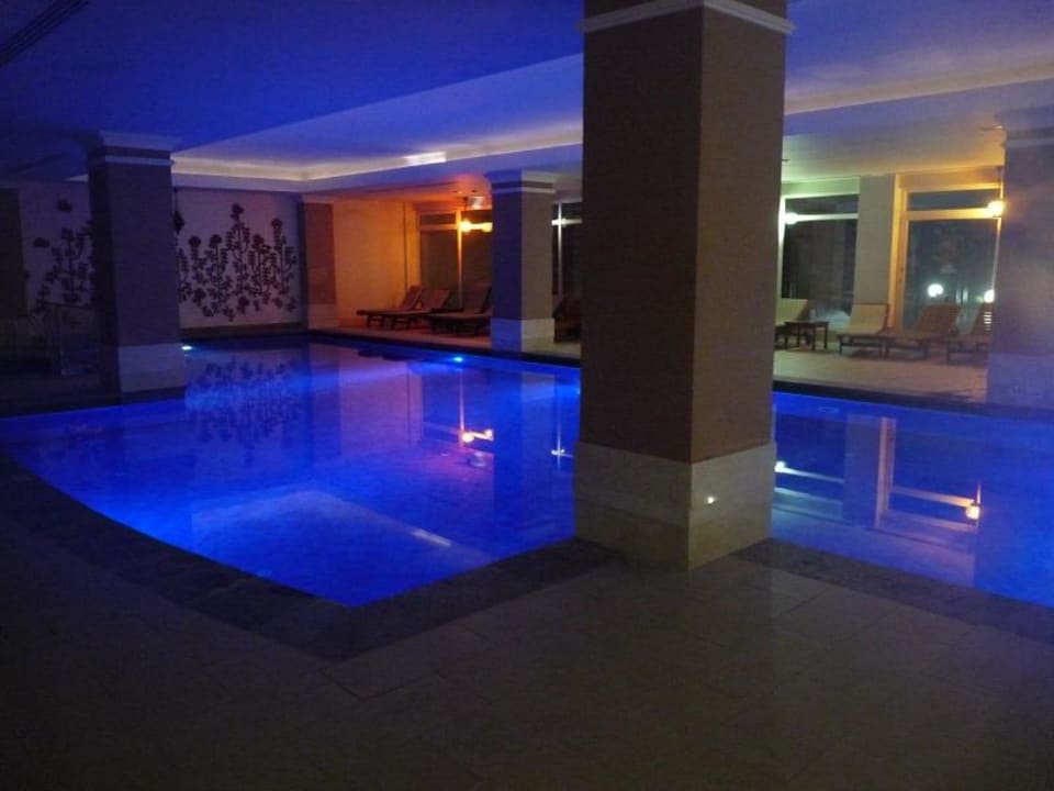 Indoorpool Sealife Buket Resort & Beach