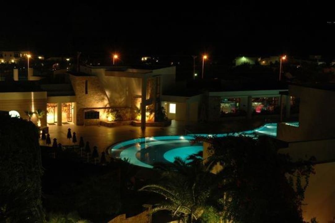 By Night Grand Hotel Holiday Resort