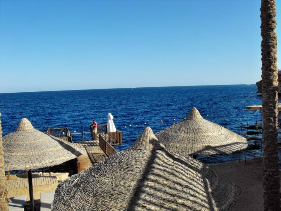 Sonnenschirme am Strand The Grand Hotel Sharm El Sheikh