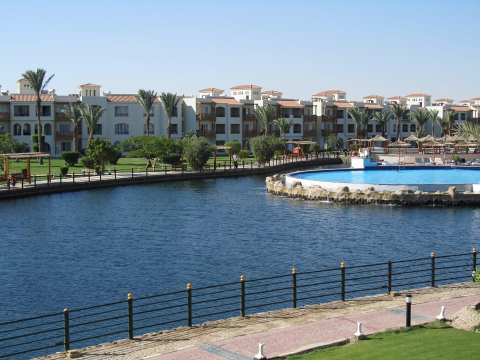 Blick vom Balkon zum Relaxpool Pickalbatros Dana Beach Resort - Hurghada