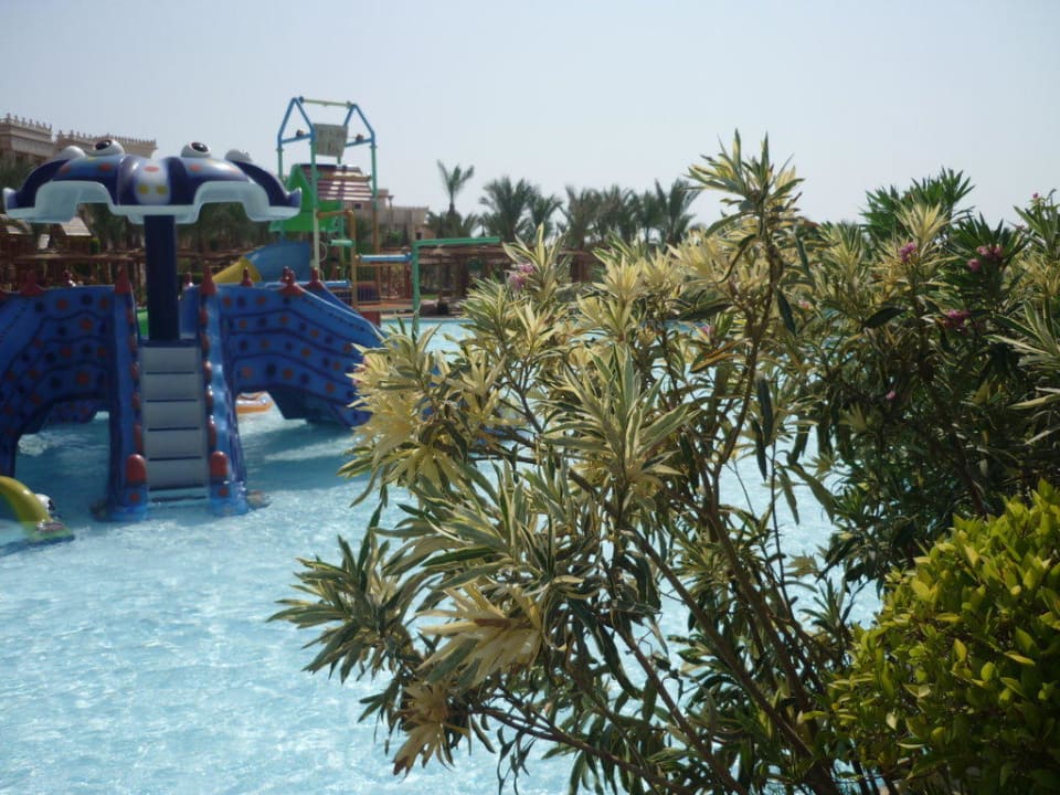 Один из бассенов (детский) Pickalbatros Palace Resort