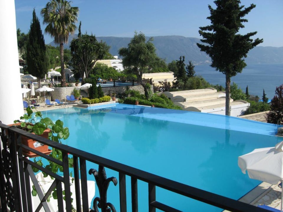 schöner Blick Grecotel LUXME Daphnila Bay