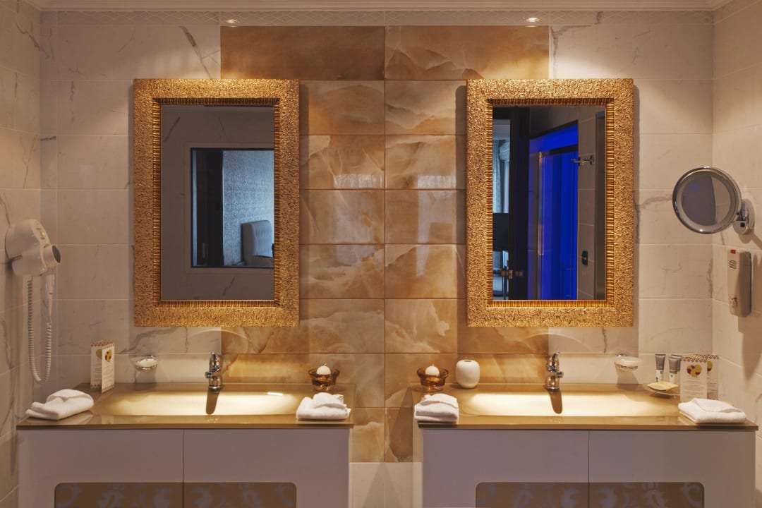 Presidential_Suite_Master_Bathroom La Marquise Luxury Resort Complex