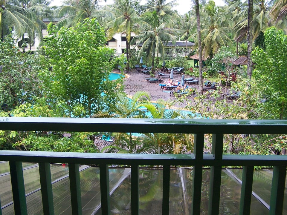 Blick vom Zimmer zum Poolanlage Khaolak Orchid Beach Resort