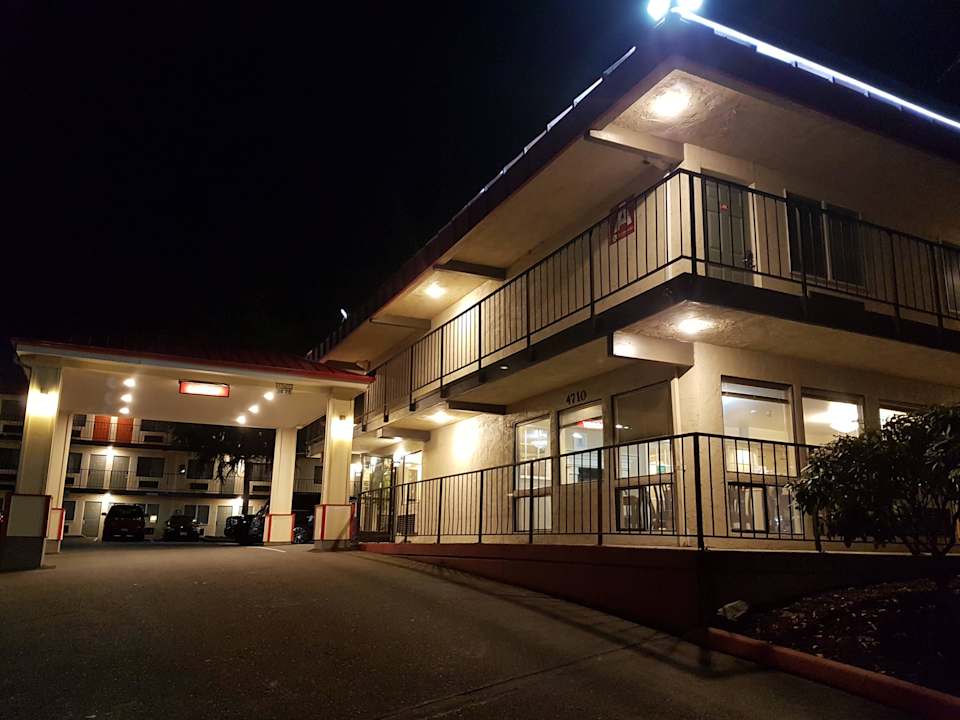 Eingang Hotel Econo Lodge Renton