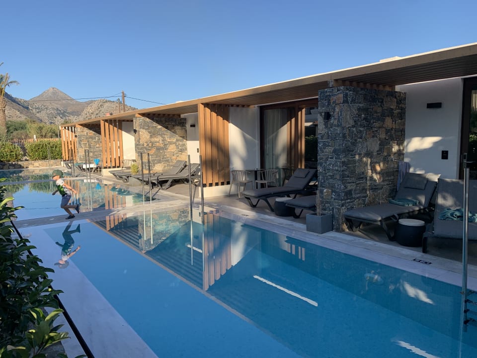 Pool Petousis Hotel & Suites