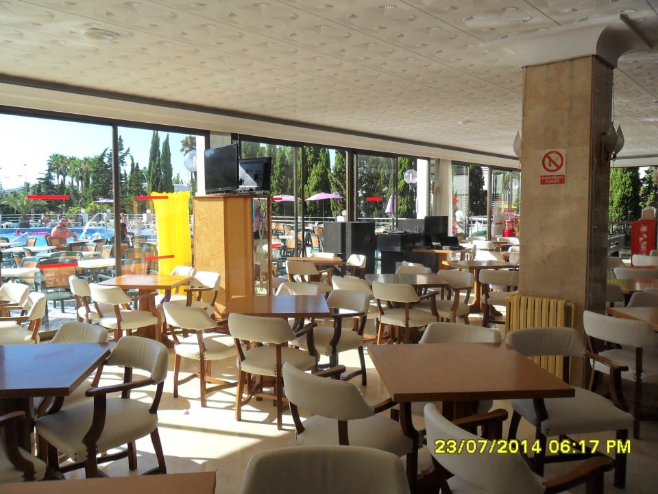 Sicht zum Pool von Bar aus Bei Juan Playa Blanca