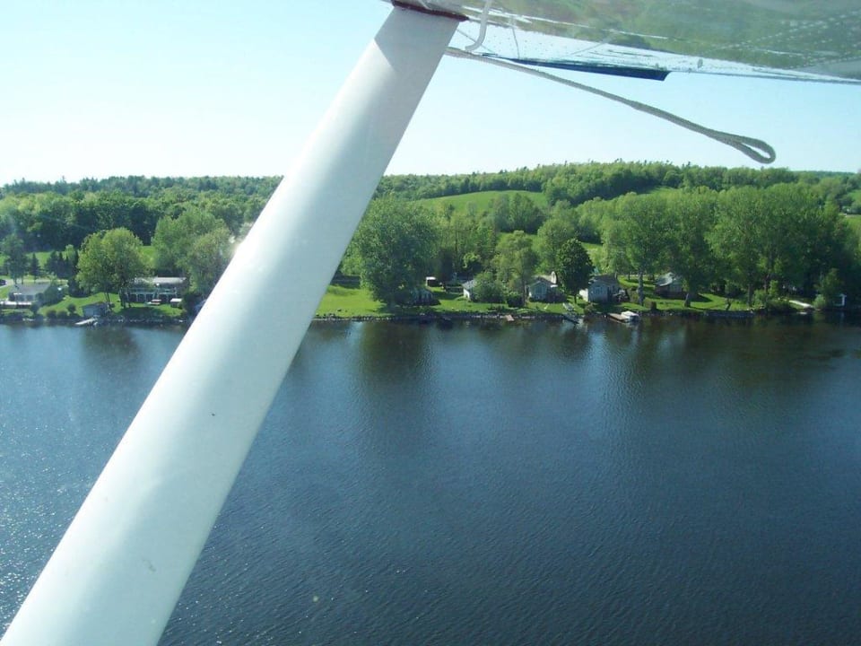 Vom Wasserflugzeug aus Hotel Elmhirst's Resort