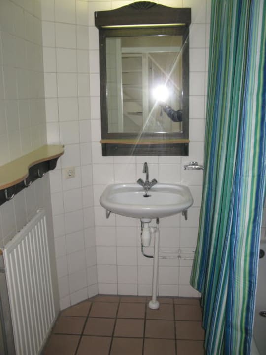 Das Badezimmer, für 6 Personen viel zu wenig Center Parcs Park Zandvoort