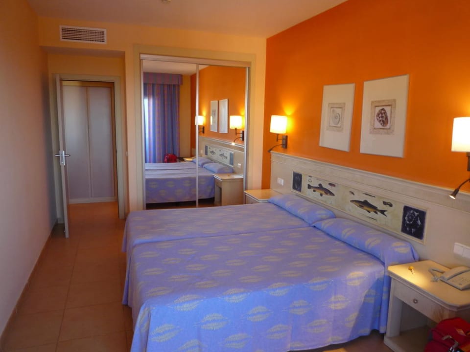 Blick vom Balkon ins Schlafzimmer Iberostar Waves Gaviotas Park