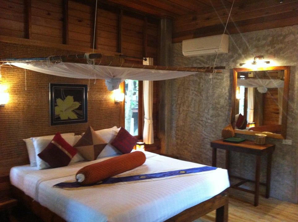 Moskitonetz übern Bett. Sensi Paradise Beach Resort