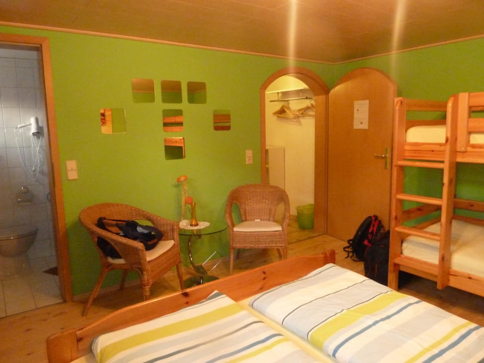 Leider kein richtiger Kleiderschrank Gästehaus Alwin Diebold