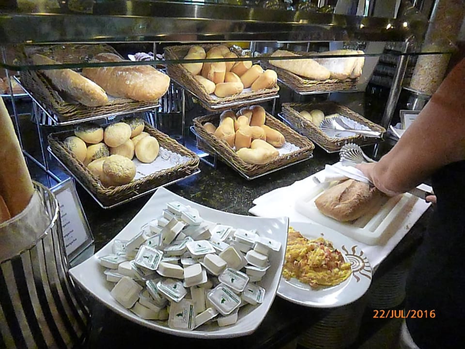 Zu jeder Mahlzeit ein reiches Brot/Brötchenangebot Bahia Principe Sunlight San Felipe