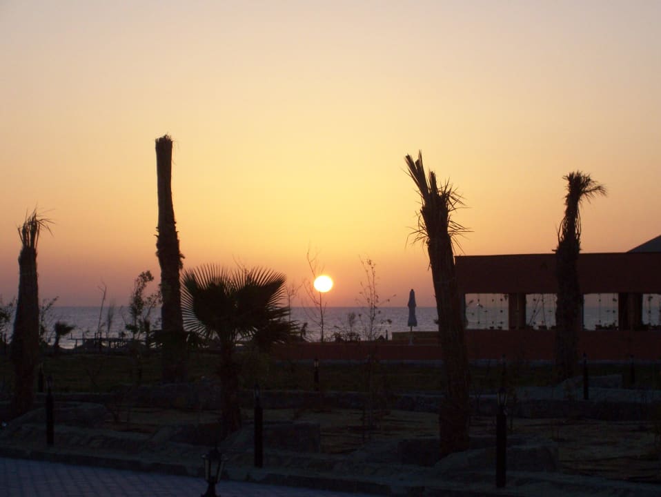 Sonnenaufgang Three Corners Happy Life Beach Resort