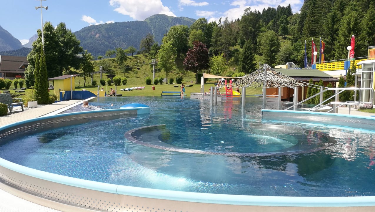 Schwimmbad Kötschach-Mauthen, ca 40km Almresort Gartnerkofel