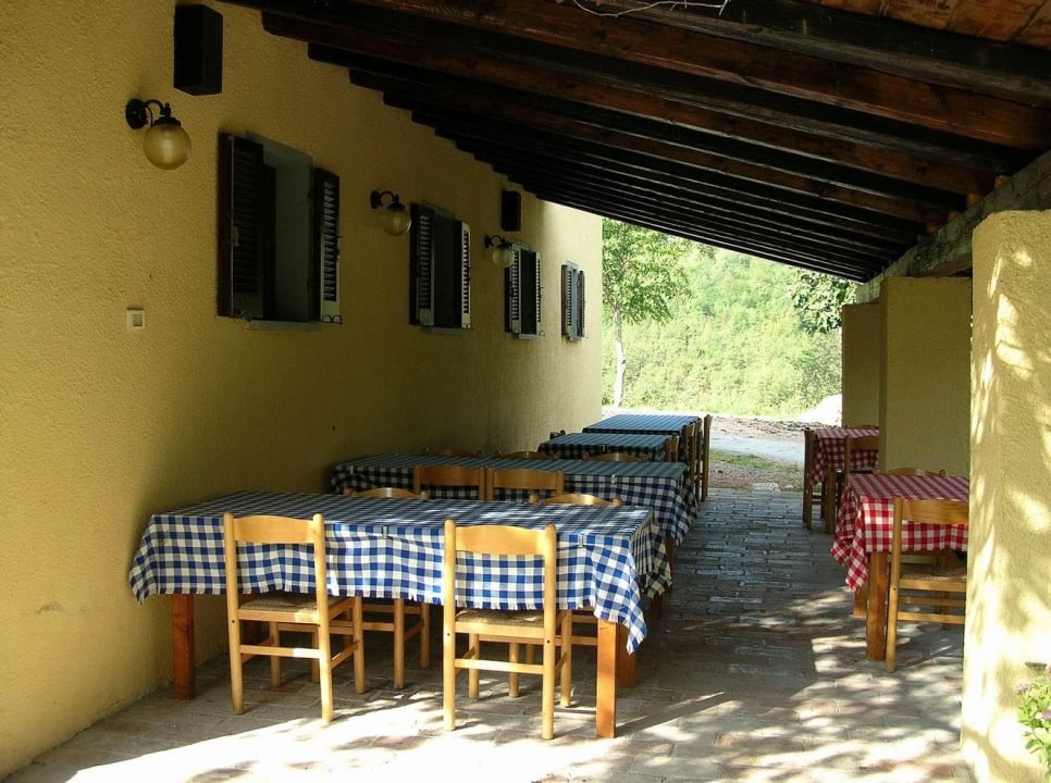 Porticato esterno del ristorante Agriturismo Orsaiola