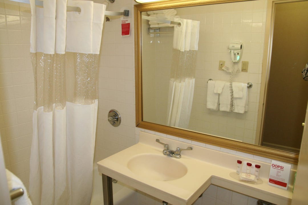 Badezimmer Ramada by Wyndham Jersey City