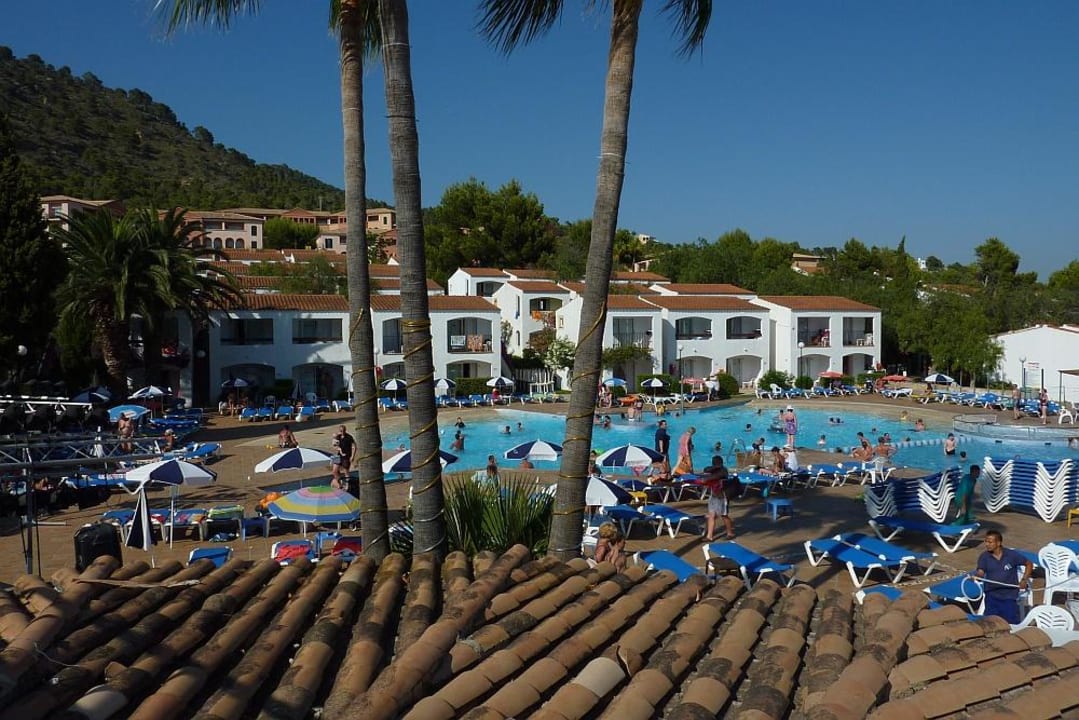 Pool 1 kurz vor dem Abendessen FERGUS Club Europa