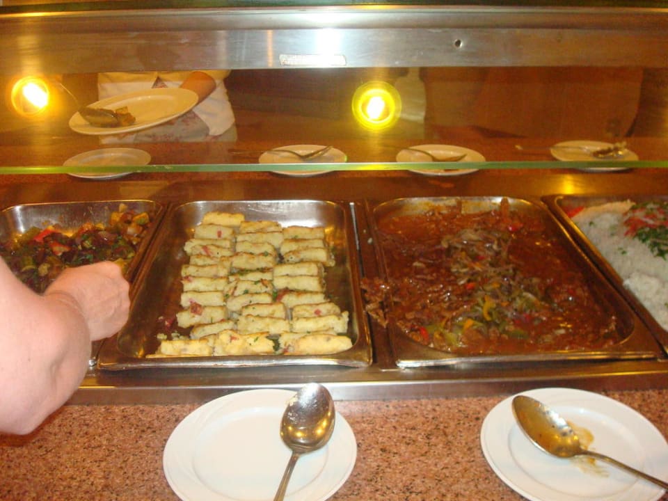 Ein kleiner Teil Essen abends Three Corners Rihana Resort Deluxe