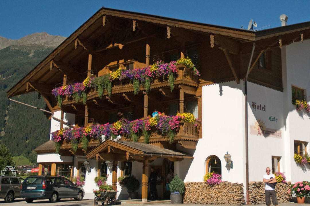 Eingang des Hotels Hotel Brunnenhof