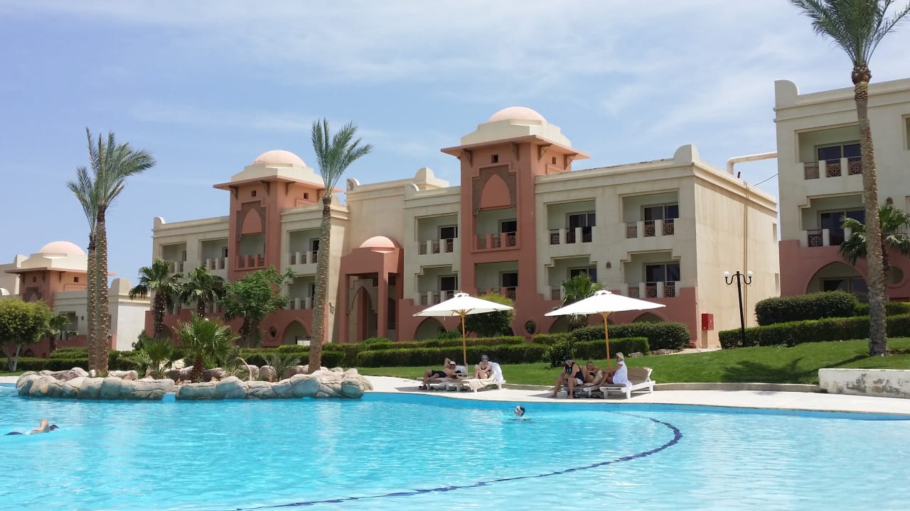 Pool Serenity Alpha Beach