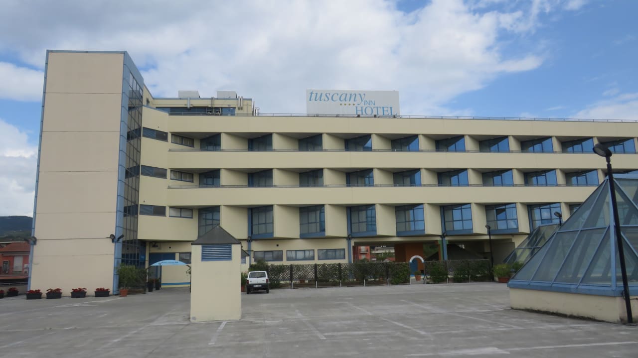 Außenansicht Hotel Tuscany Inn